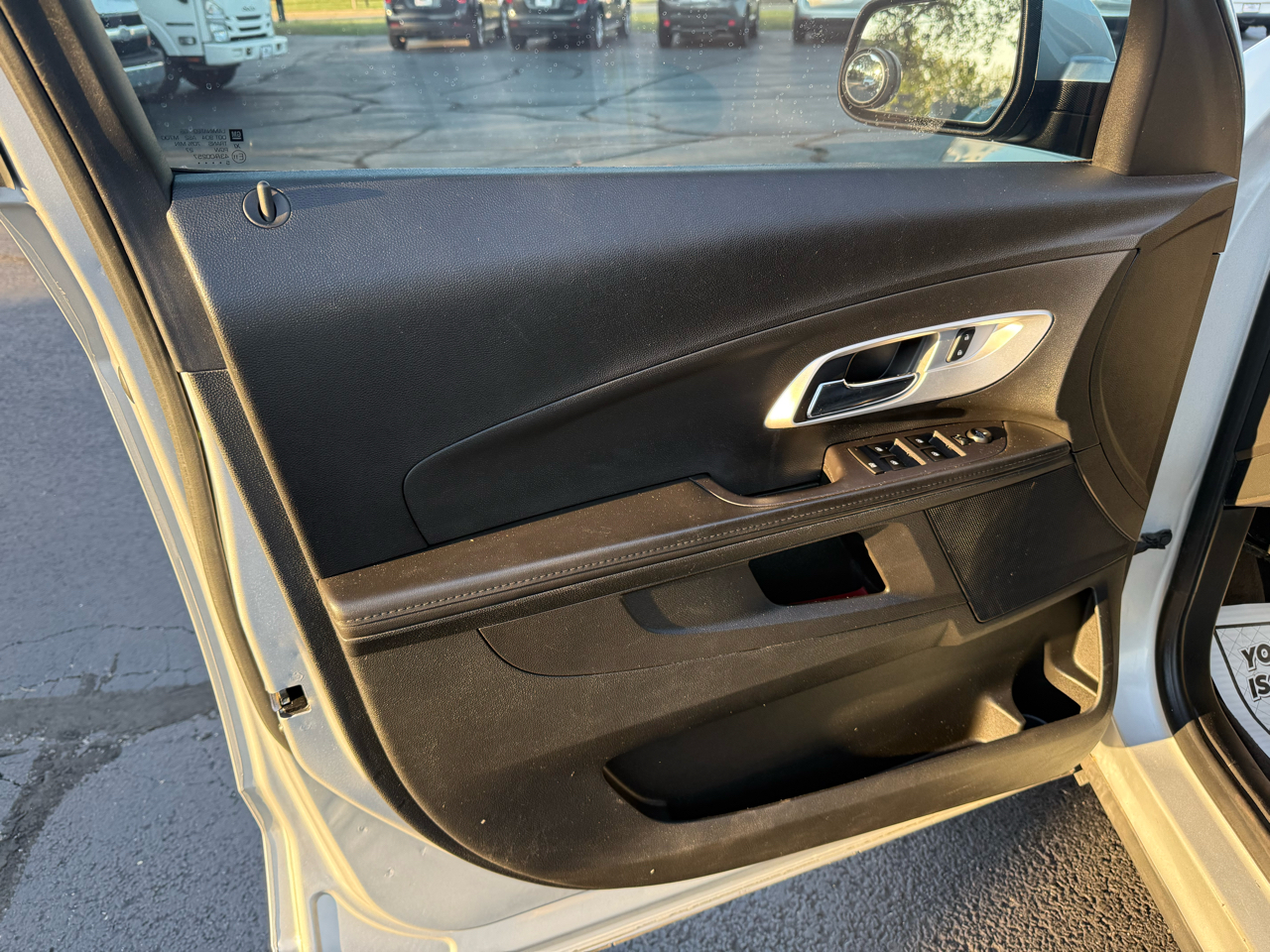 2016 Chevrolet Equinox LT photo 8