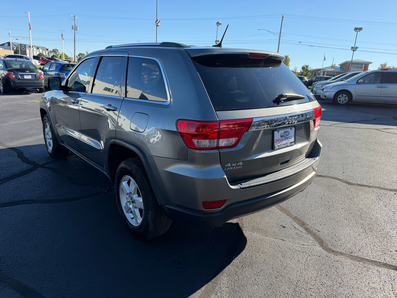 2013 Jeep Grand Cherokee Laredo photo 2