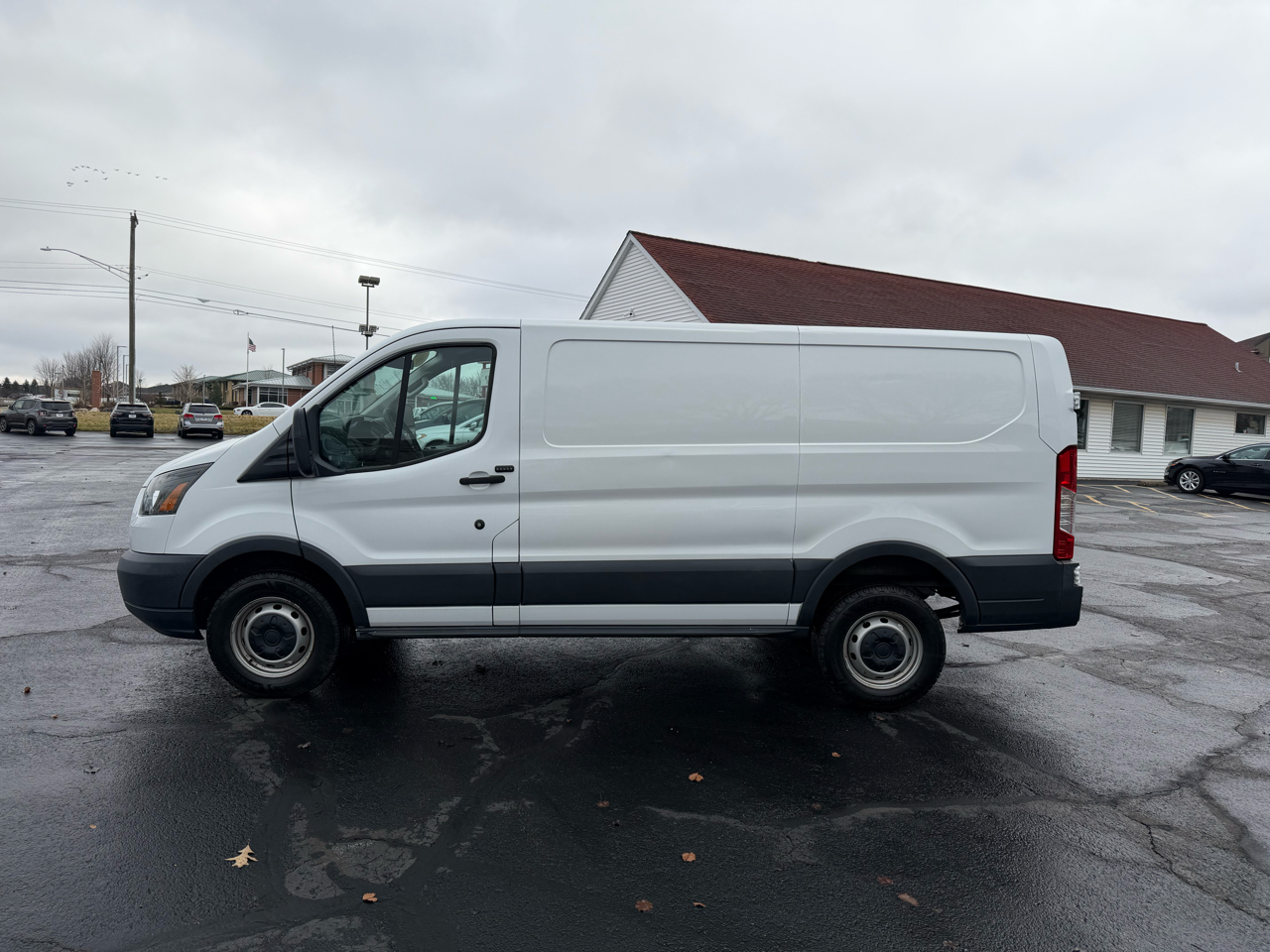 Ford Transit 250 Van Low Roof 60/40 Pass.130-in. WB 2017