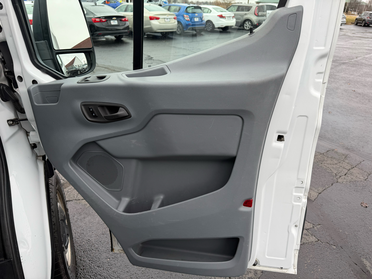 Ford Transit 250 Van Low Roof 60/40 Pass.130-in. WB 2017