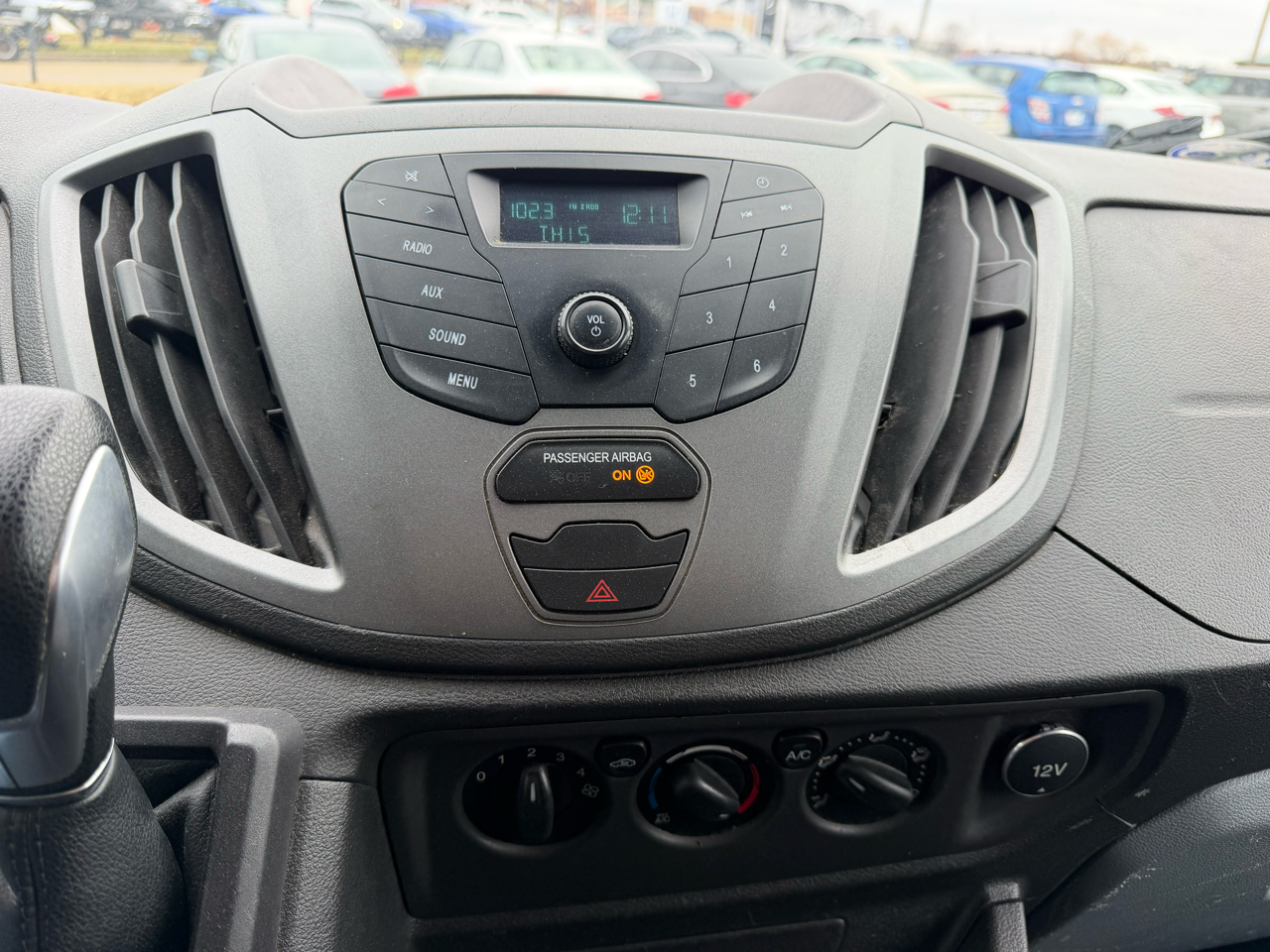 Ford Transit 250 Van Low Roof 60/40 Pass.130-in. WB 2017