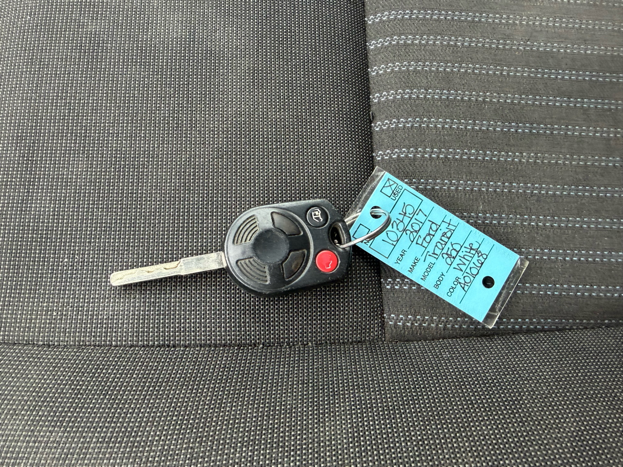 Ford Transit 250 Van Low Roof 60/40 Pass.130-in. WB 2017