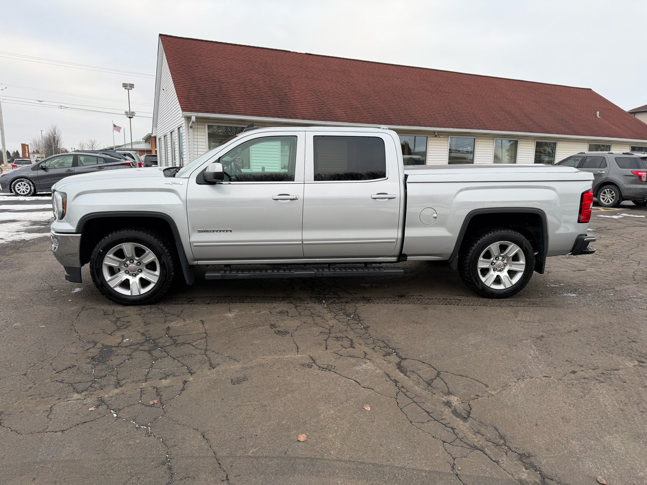 GMC Sierra 1500 SLE Crew Cab Long Box 4WD 2016