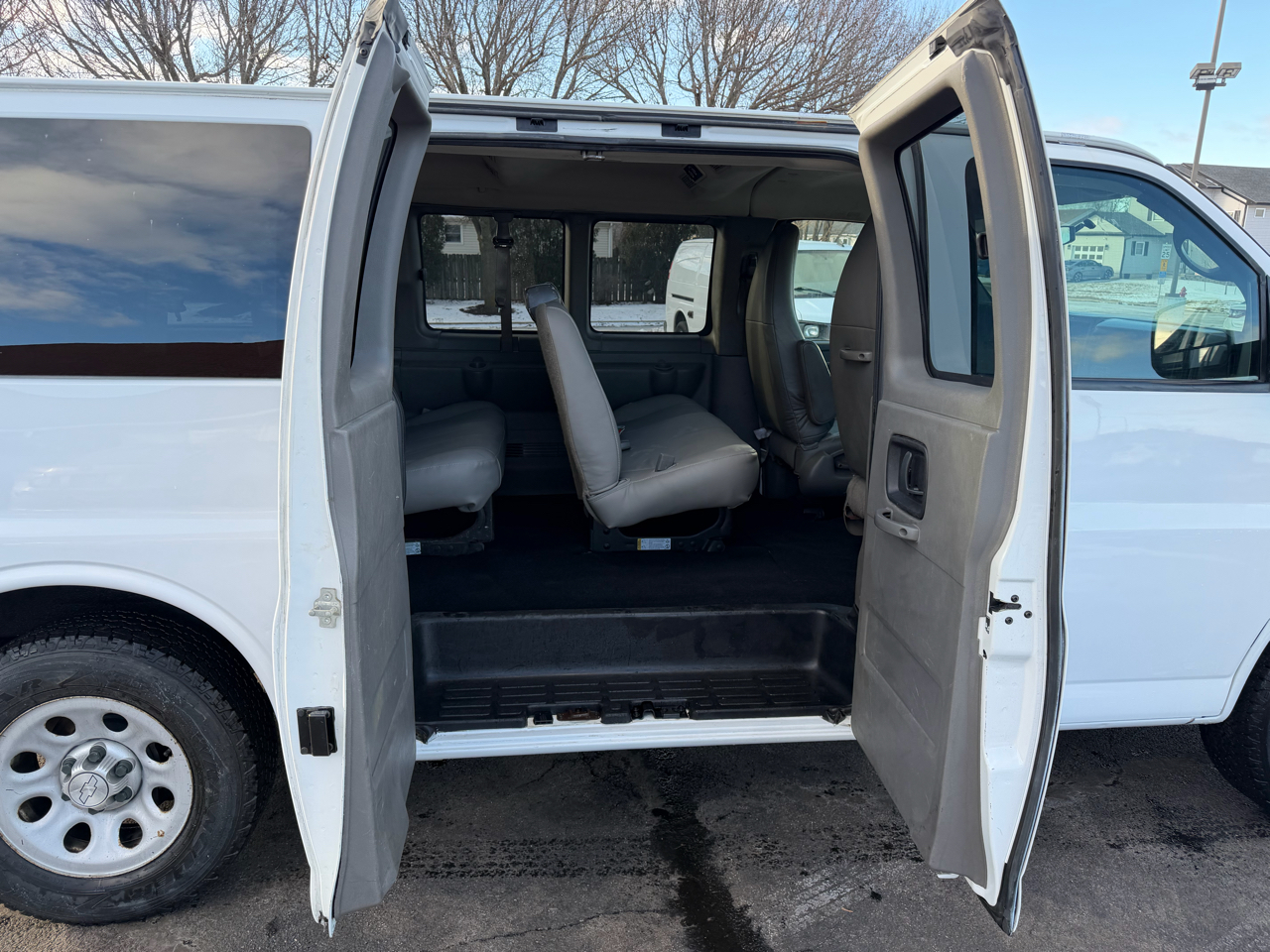 Chevrolet Express LS 1500 AWD 2014