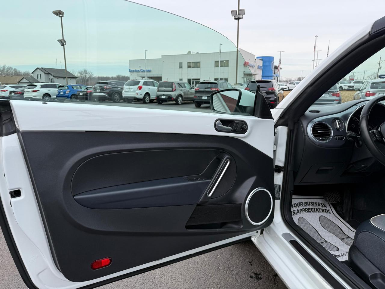 Volkswagen Beetle 1.8T PZEV Convertible 2016