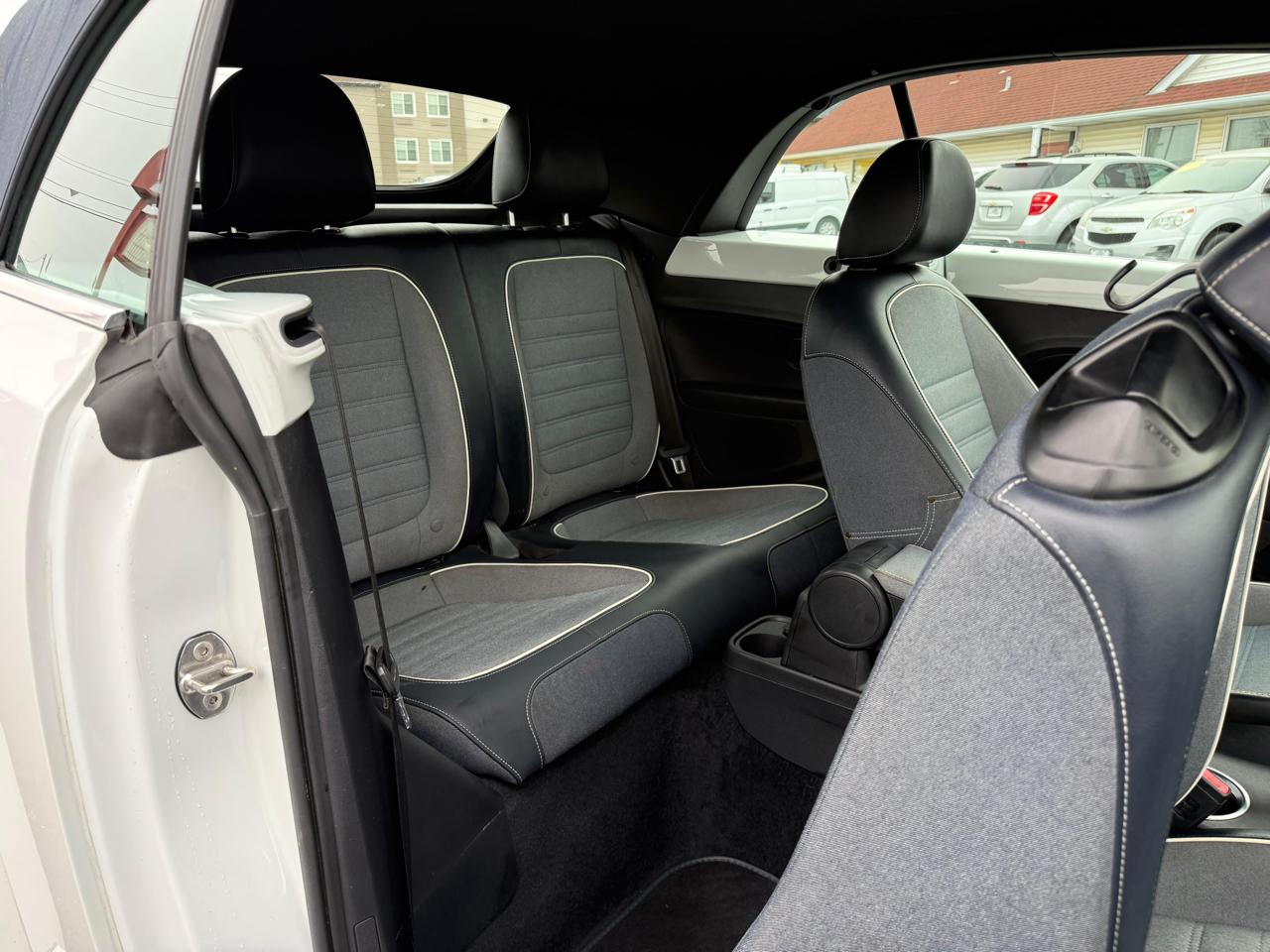 Volkswagen Beetle 1.8T PZEV Convertible 2016