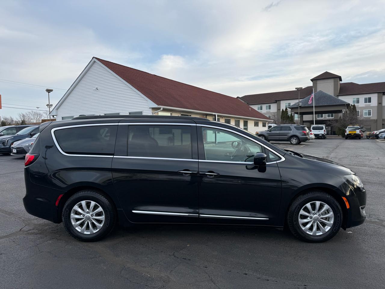 Chrysler Pacifica Touring-L 2017