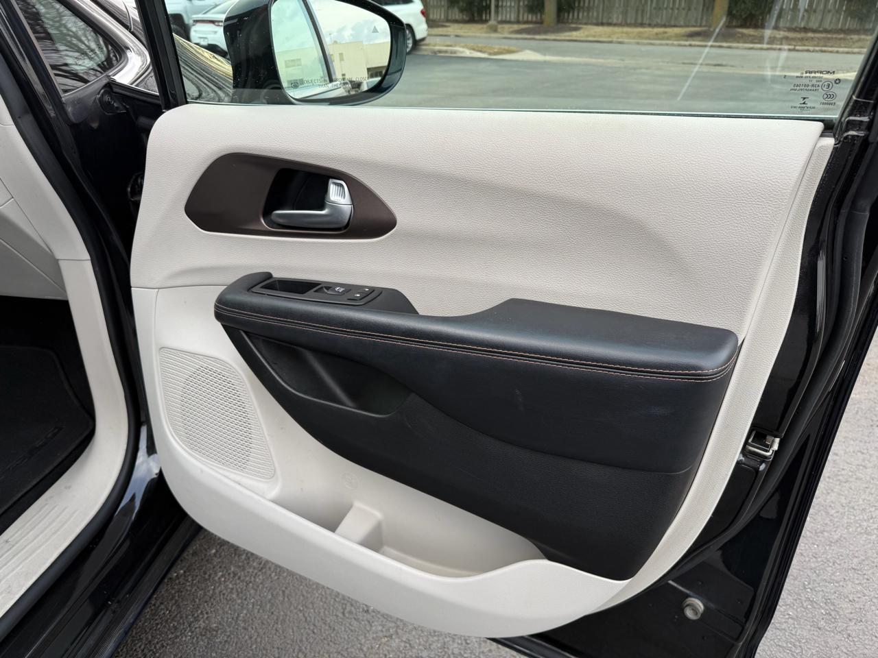 Chrysler Pacifica Touring-L 2017