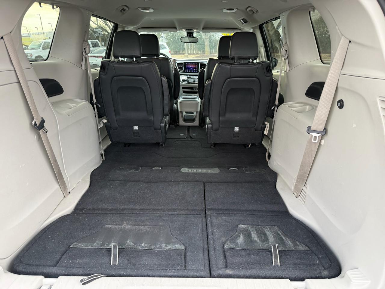 Chrysler Pacifica Touring-L 2017