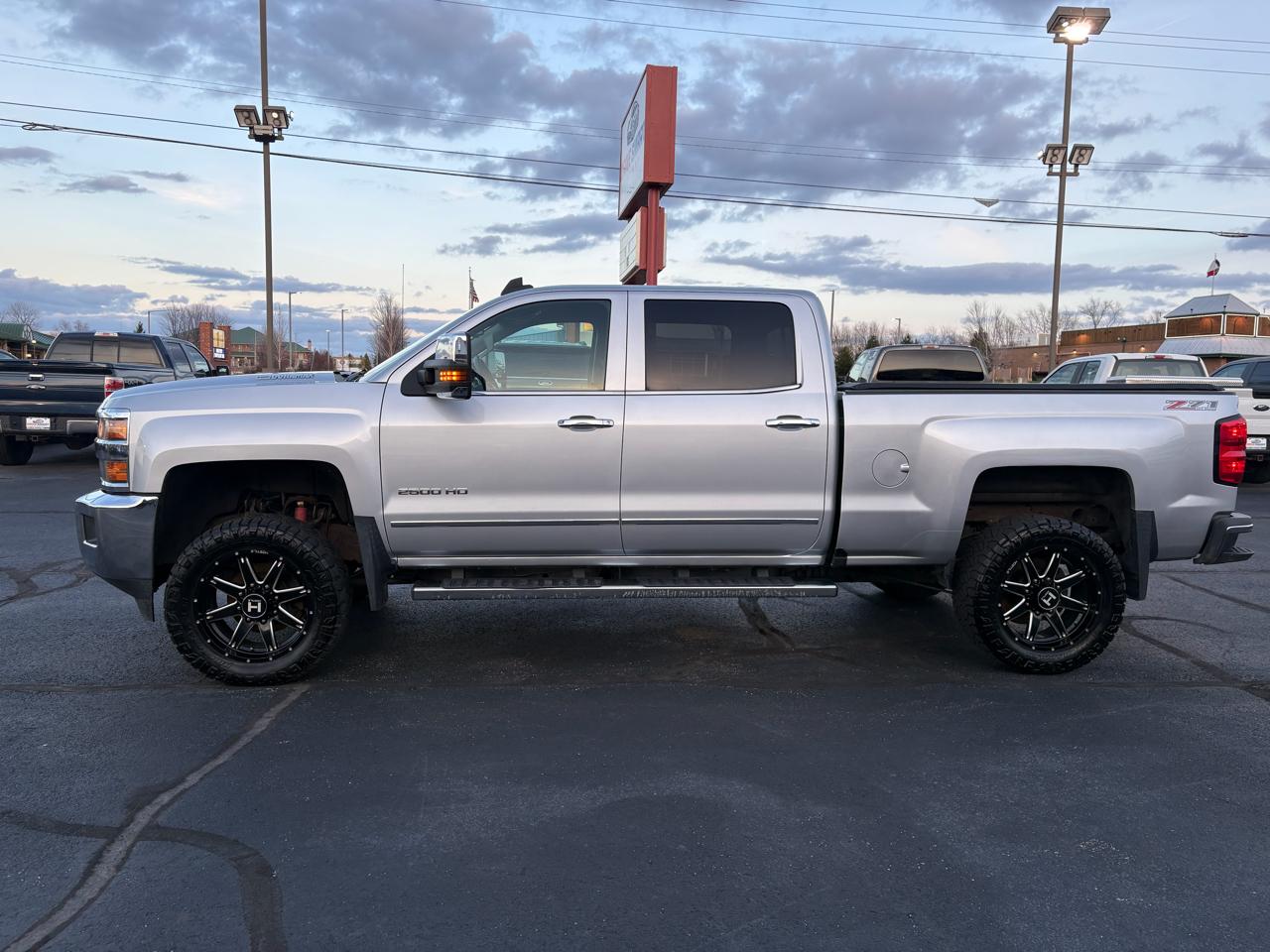Chevrolet Silverado 2500HD LTZ Crew Cab 4WD 2016