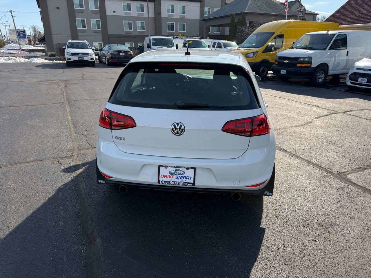 Volkswagen GTI SE 6M 4-Door 2016