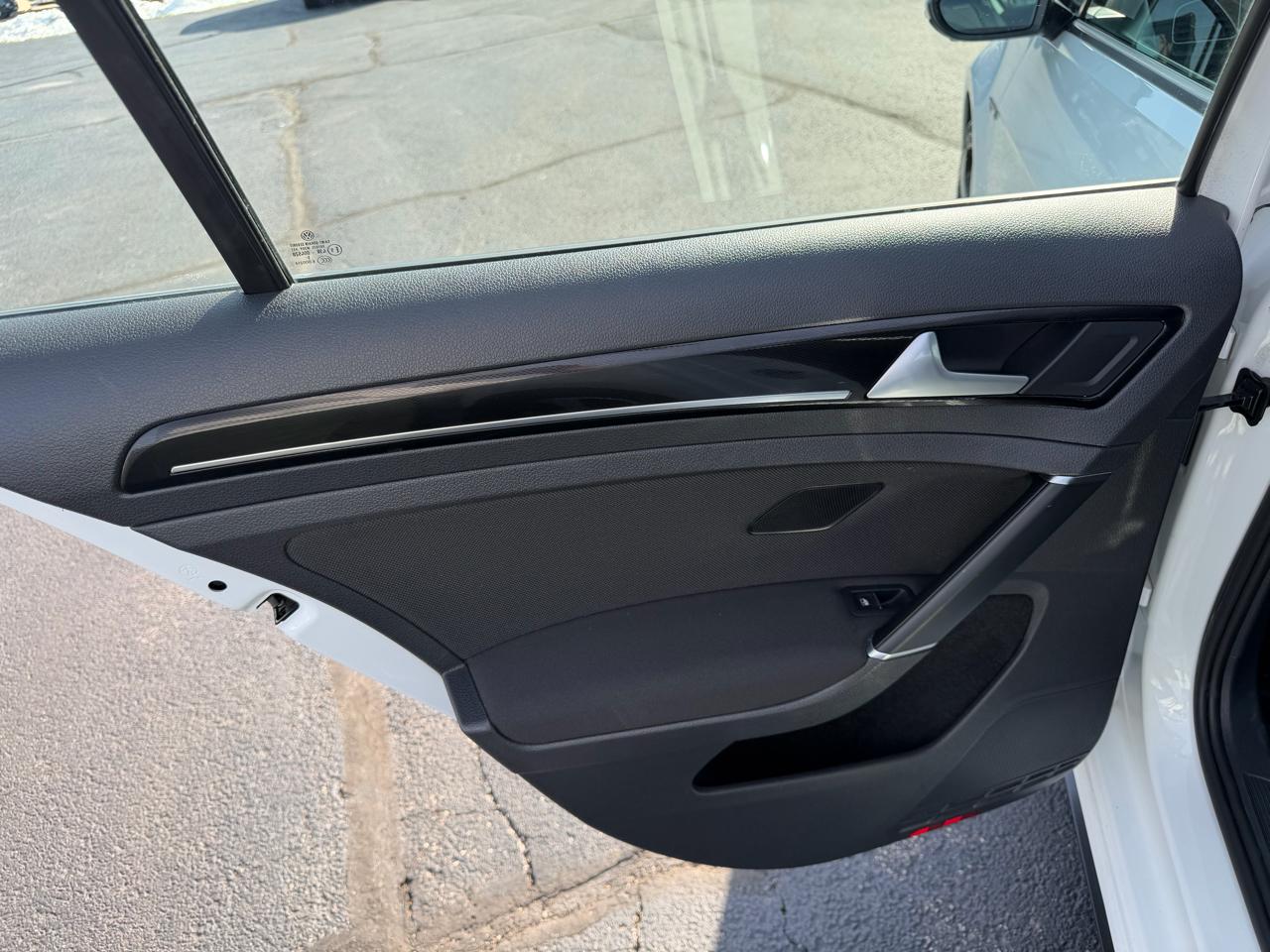 Volkswagen GTI SE 6M 4-Door 2016