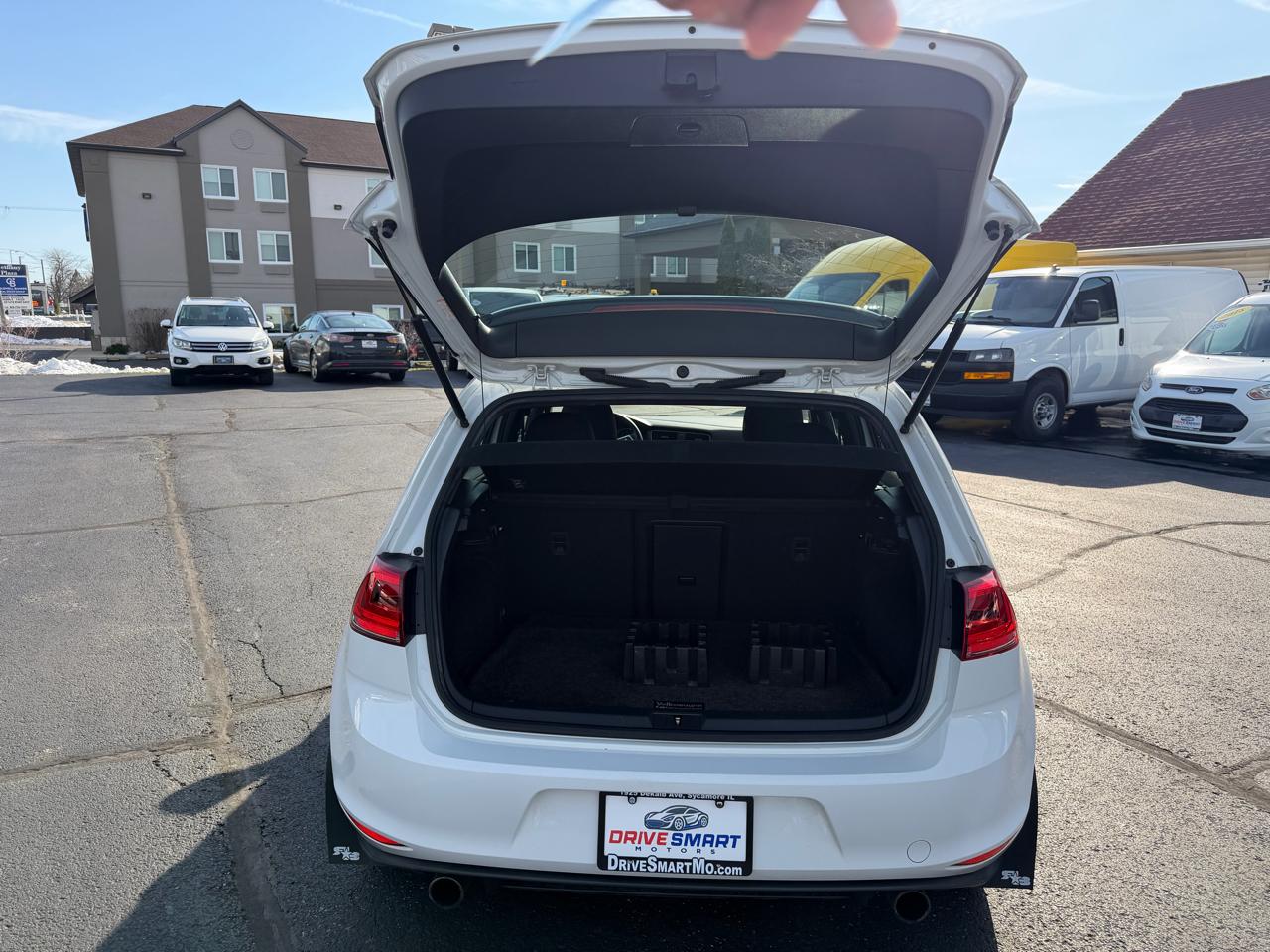 Volkswagen GTI SE 6M 4-Door 2016