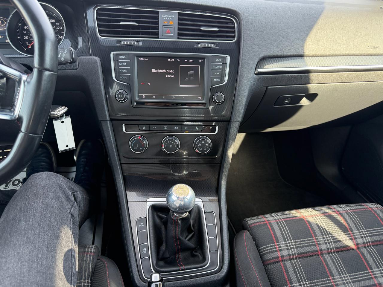 Volkswagen GTI SE 6M 4-Door 2016