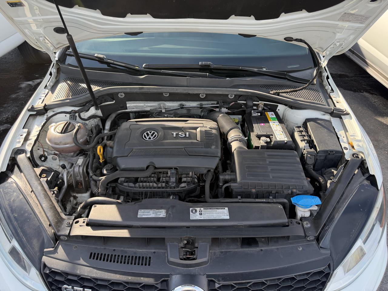 Volkswagen GTI SE 6M 4-Door 2016