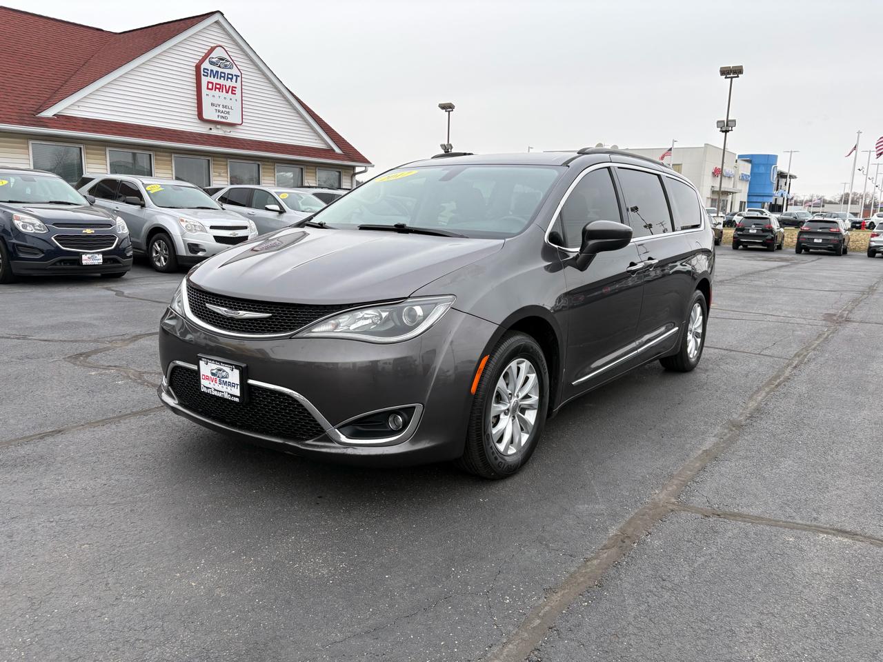 2017 Chrysler Pacifica Touring-L