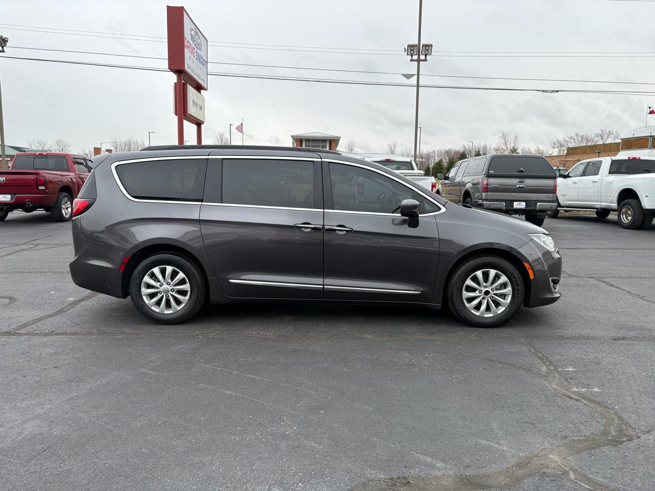 Chrysler Pacifica Touring-L 2017
