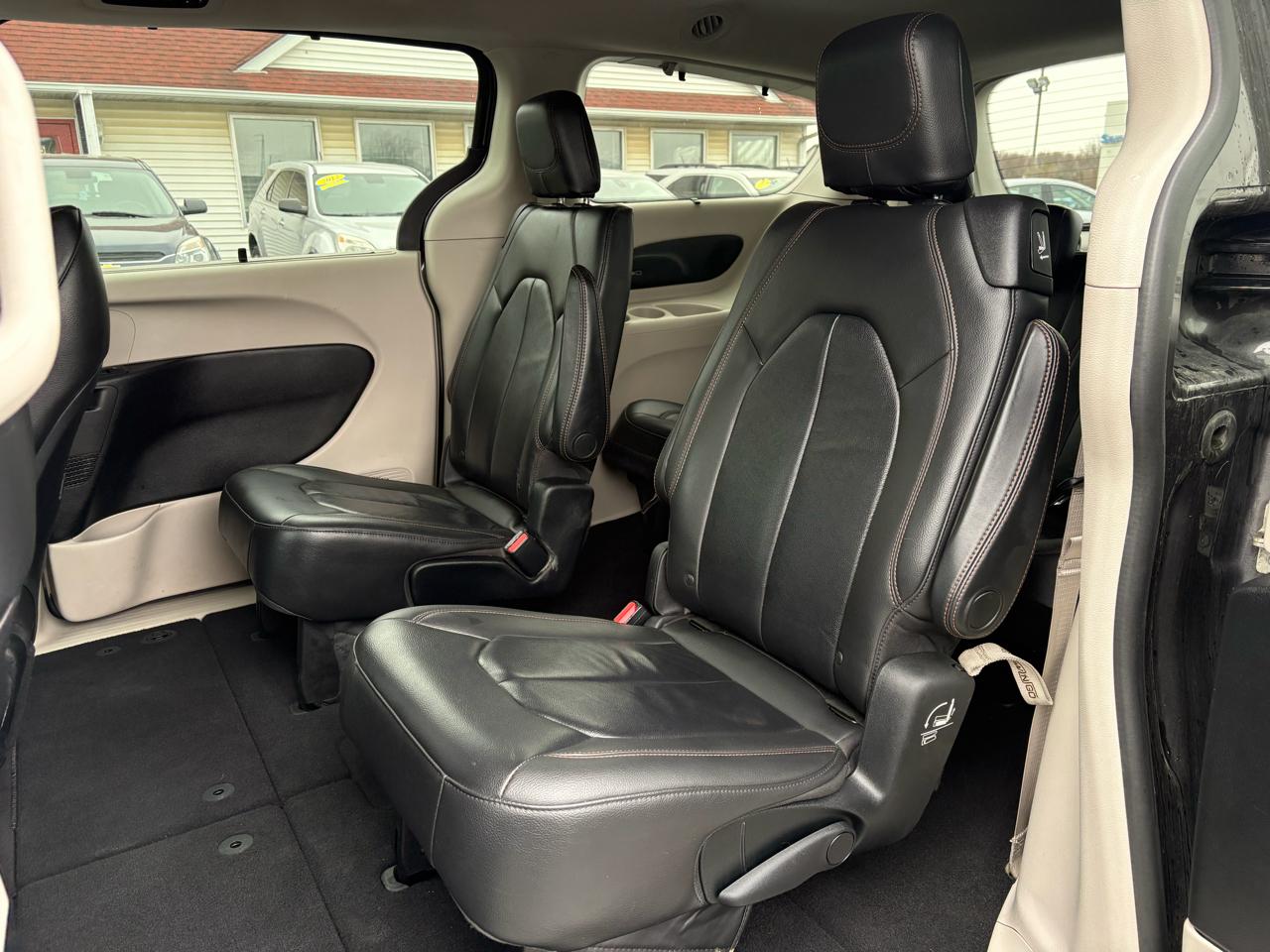 Chrysler Pacifica Touring-L 2017