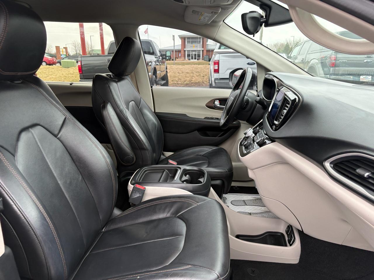 Chrysler Pacifica Touring-L 2017