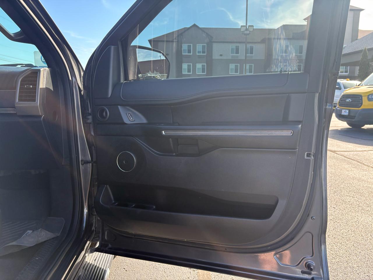 Ford Expedition XLT 4WD 2018