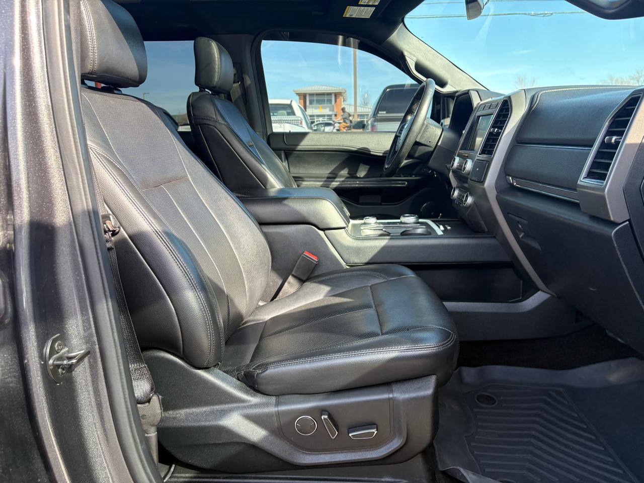 Ford Expedition XLT 4WD 2018