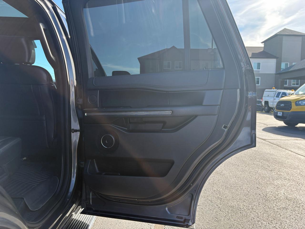 Ford Expedition XLT 4WD 2018