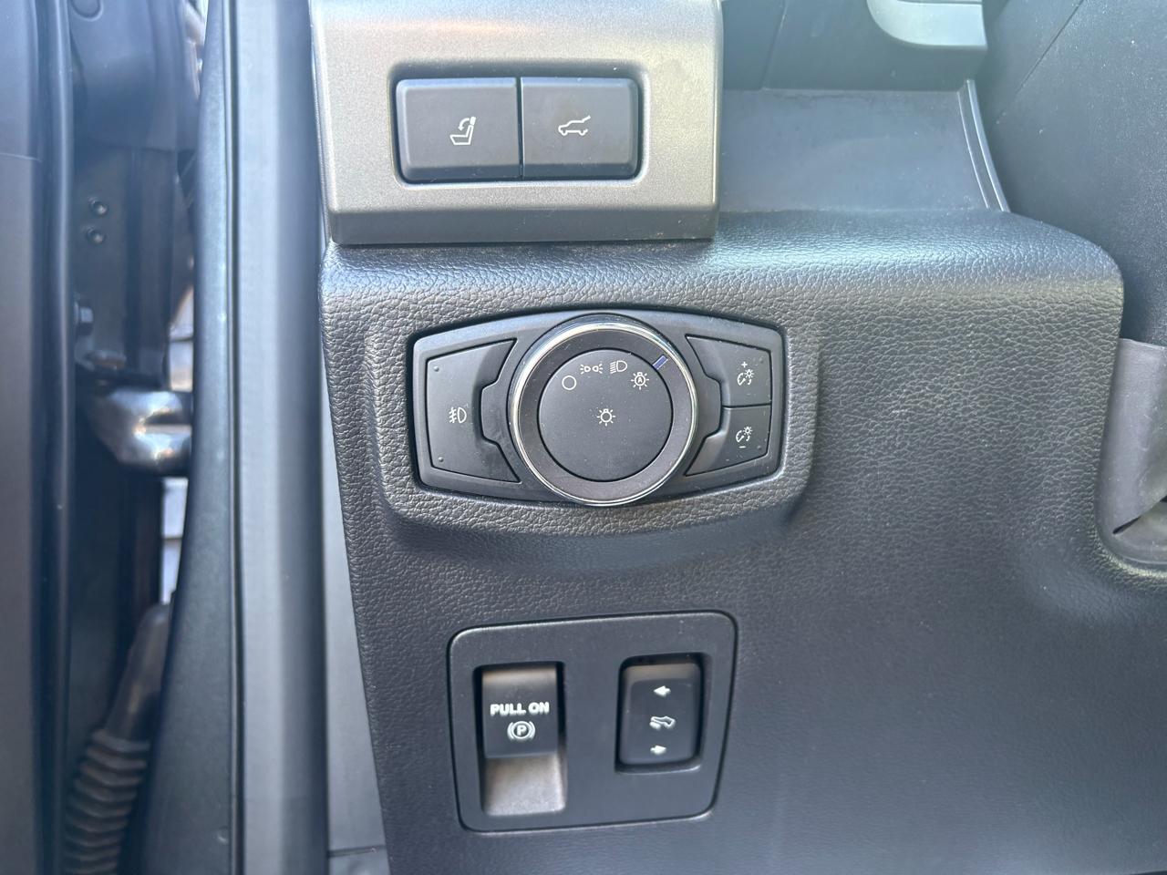 Ford Expedition XLT 4WD 2018