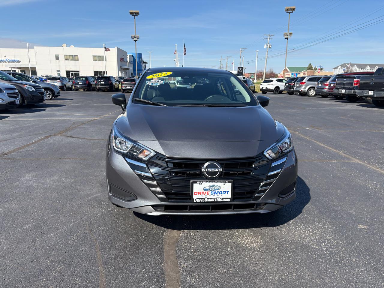 Nissan Versa S CVT 2023