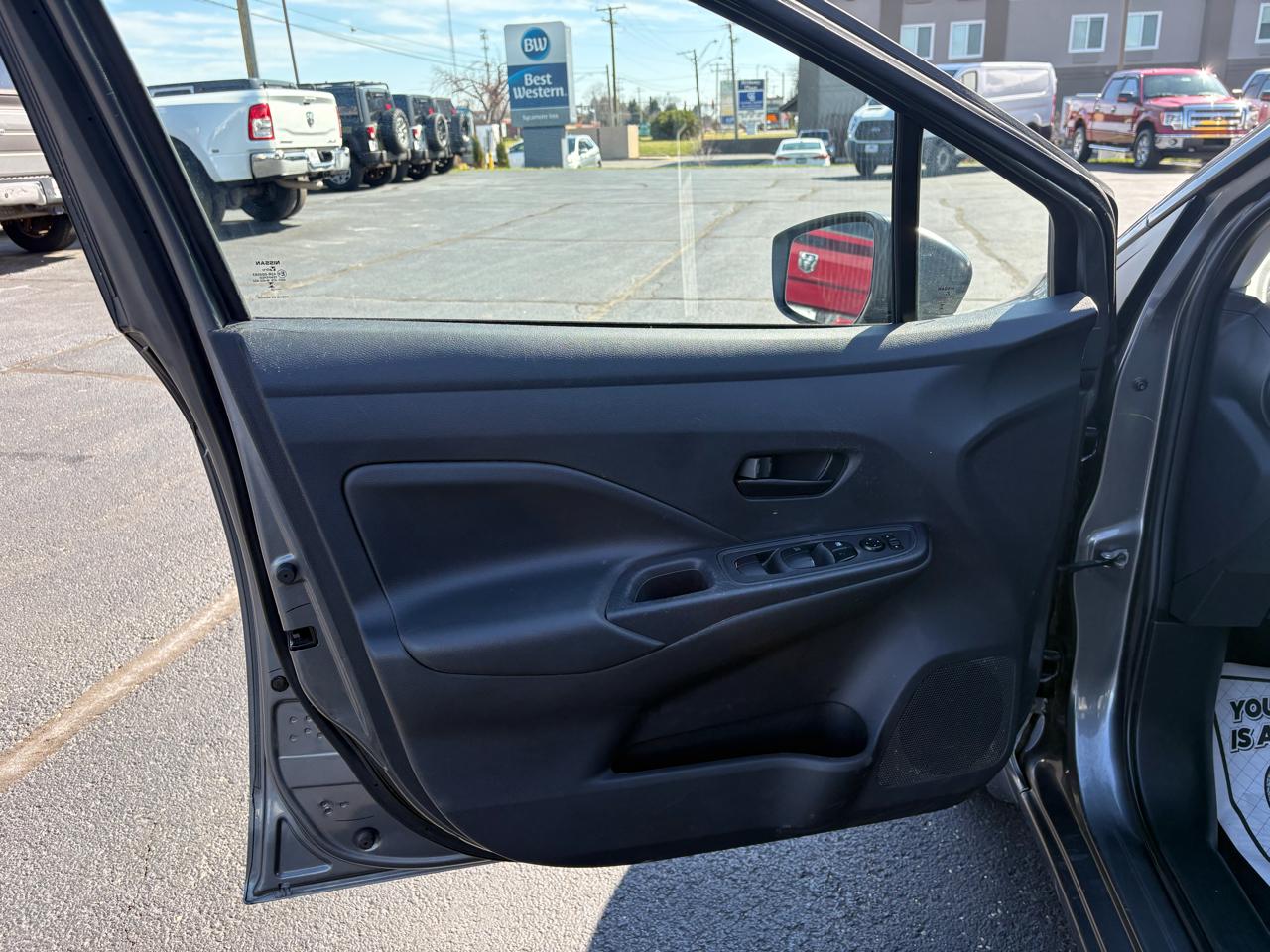 Nissan Versa S CVT 2023