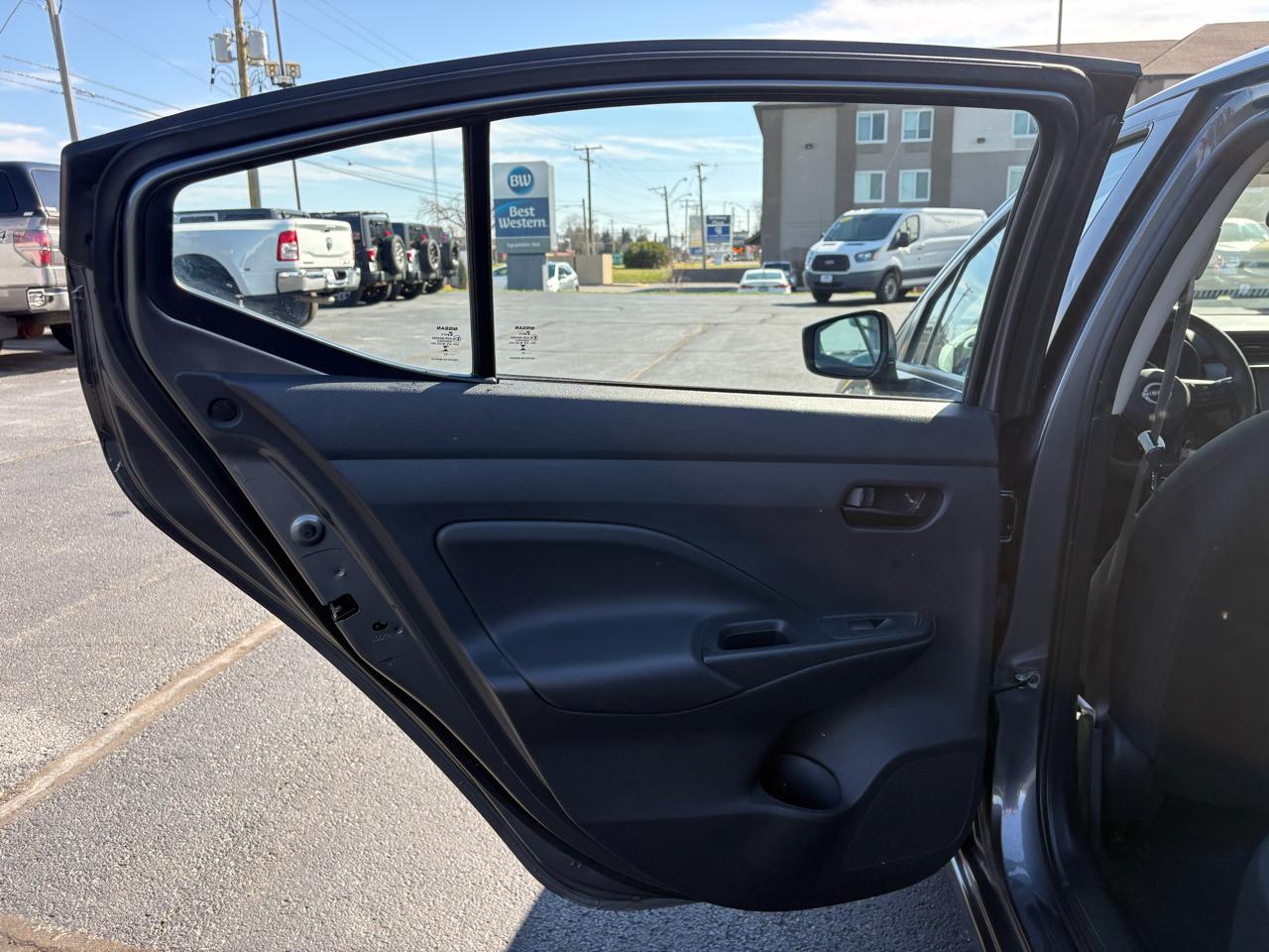 Nissan Versa S CVT 2023