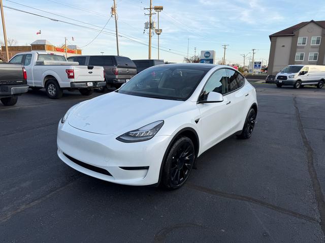 White 2023 Tesla Model Y Long Range AWD SUV / Crossover All-Wheel Drive Automatic