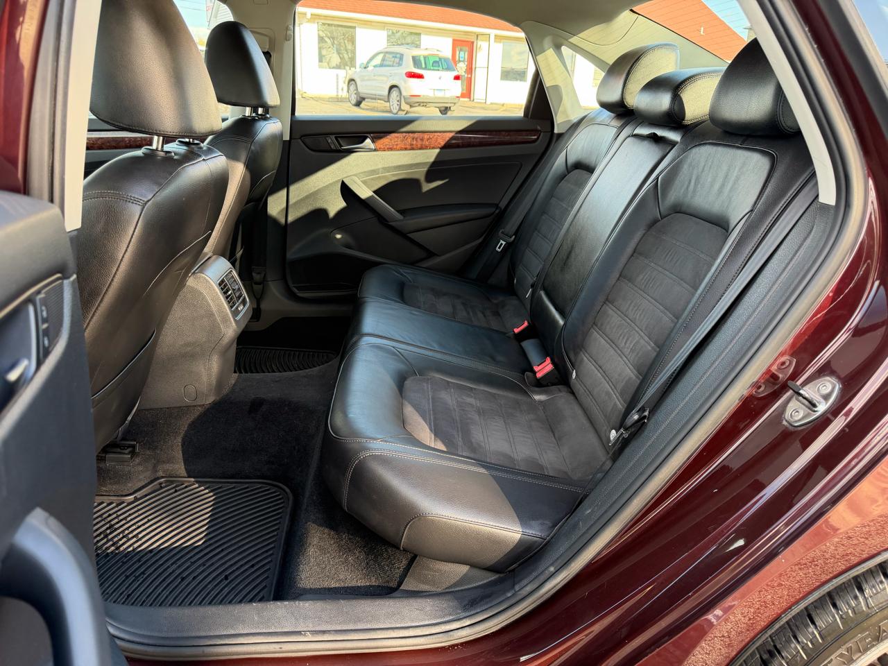 Volkswagen Passat 2.5L SEL Premium 2013