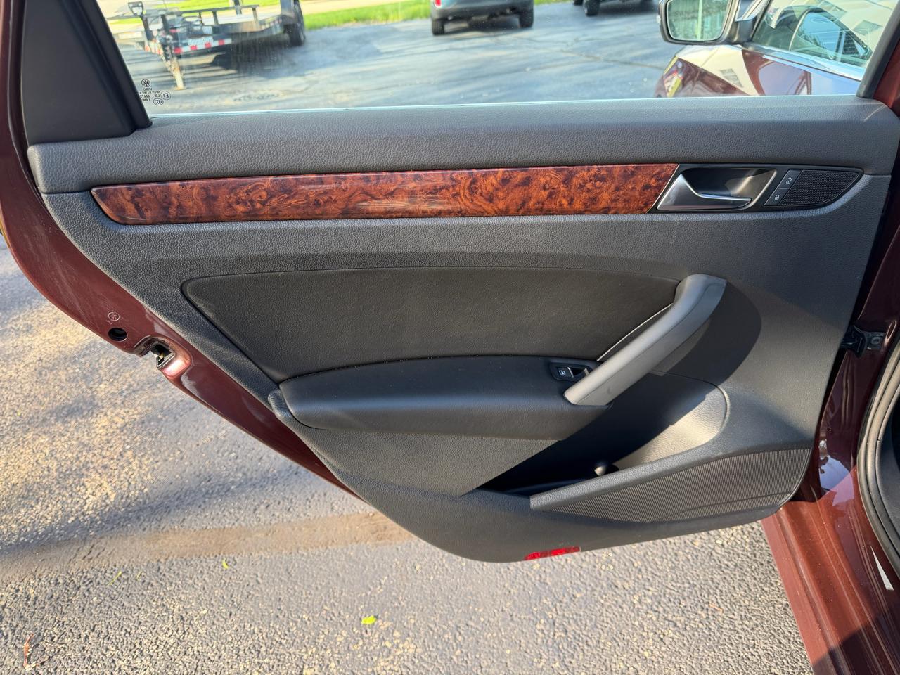 Volkswagen Passat 2.5L SEL Premium 2013