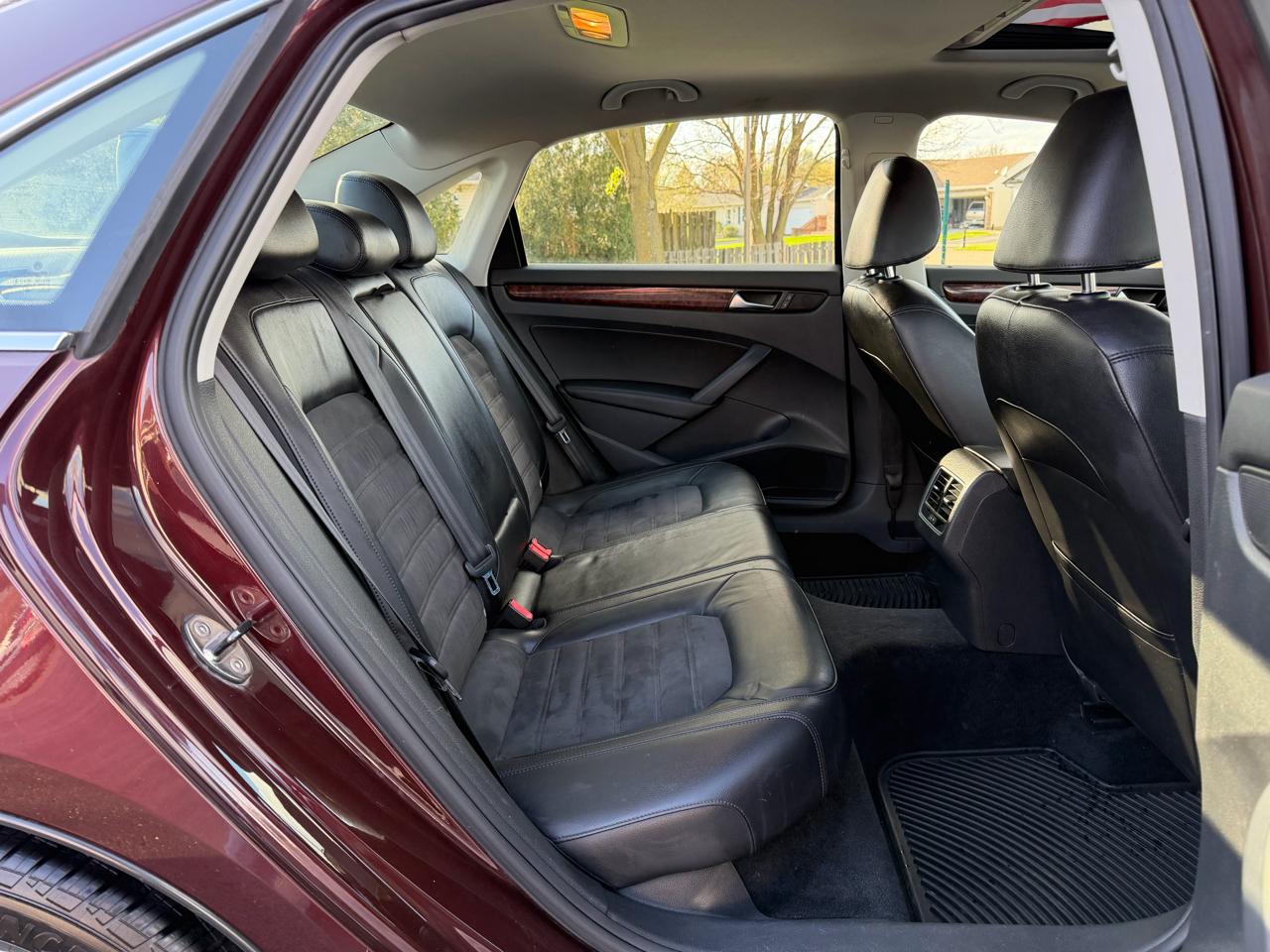 Volkswagen Passat 2.5L SEL Premium 2013