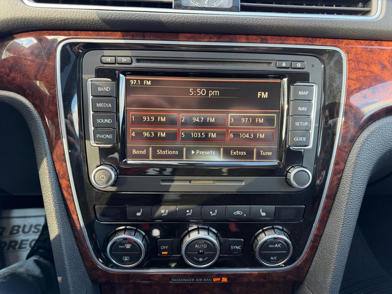 Volkswagen Passat 2.5L SEL Premium 2013