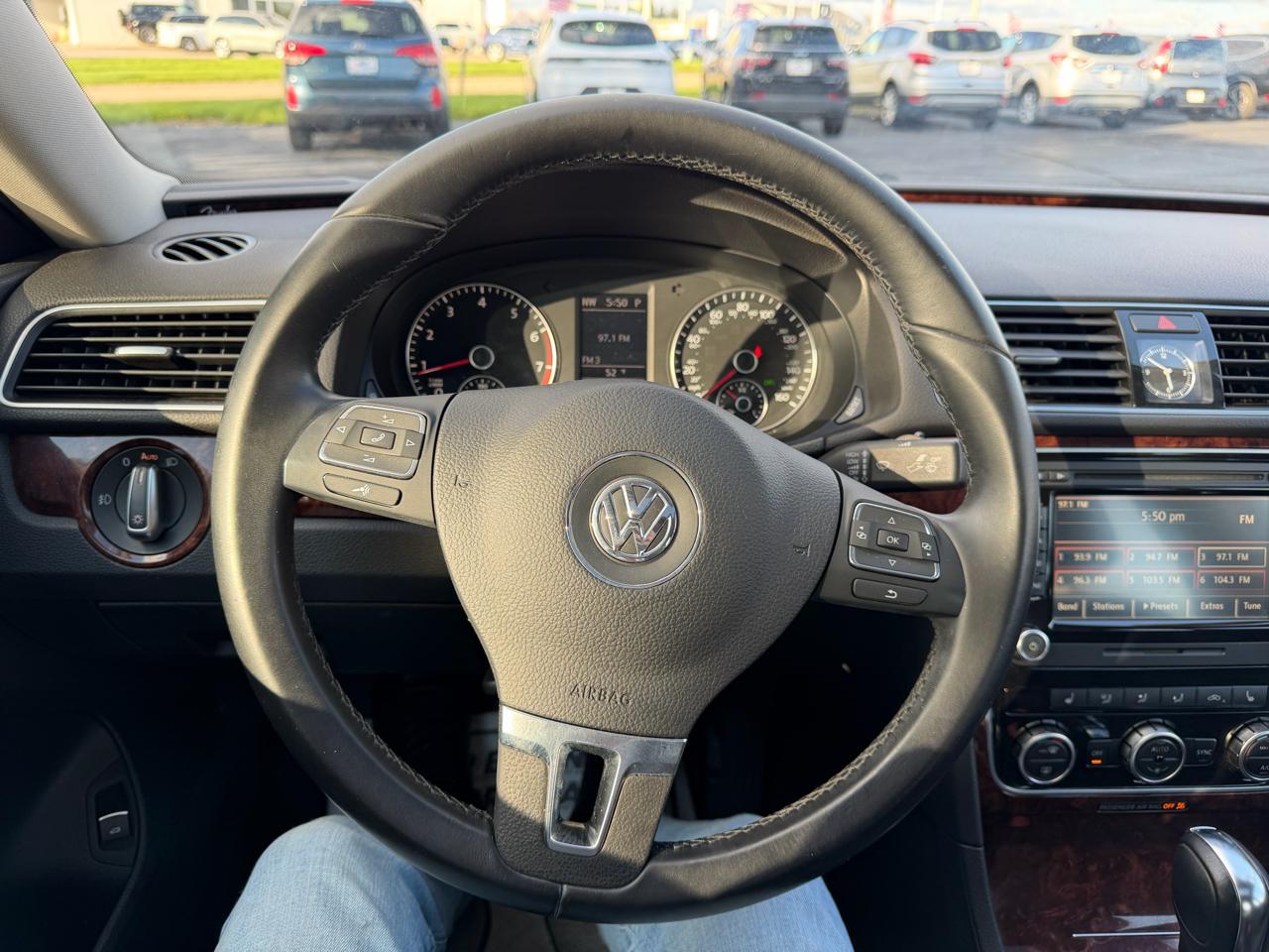 Volkswagen Passat 2.5L SEL Premium 2013