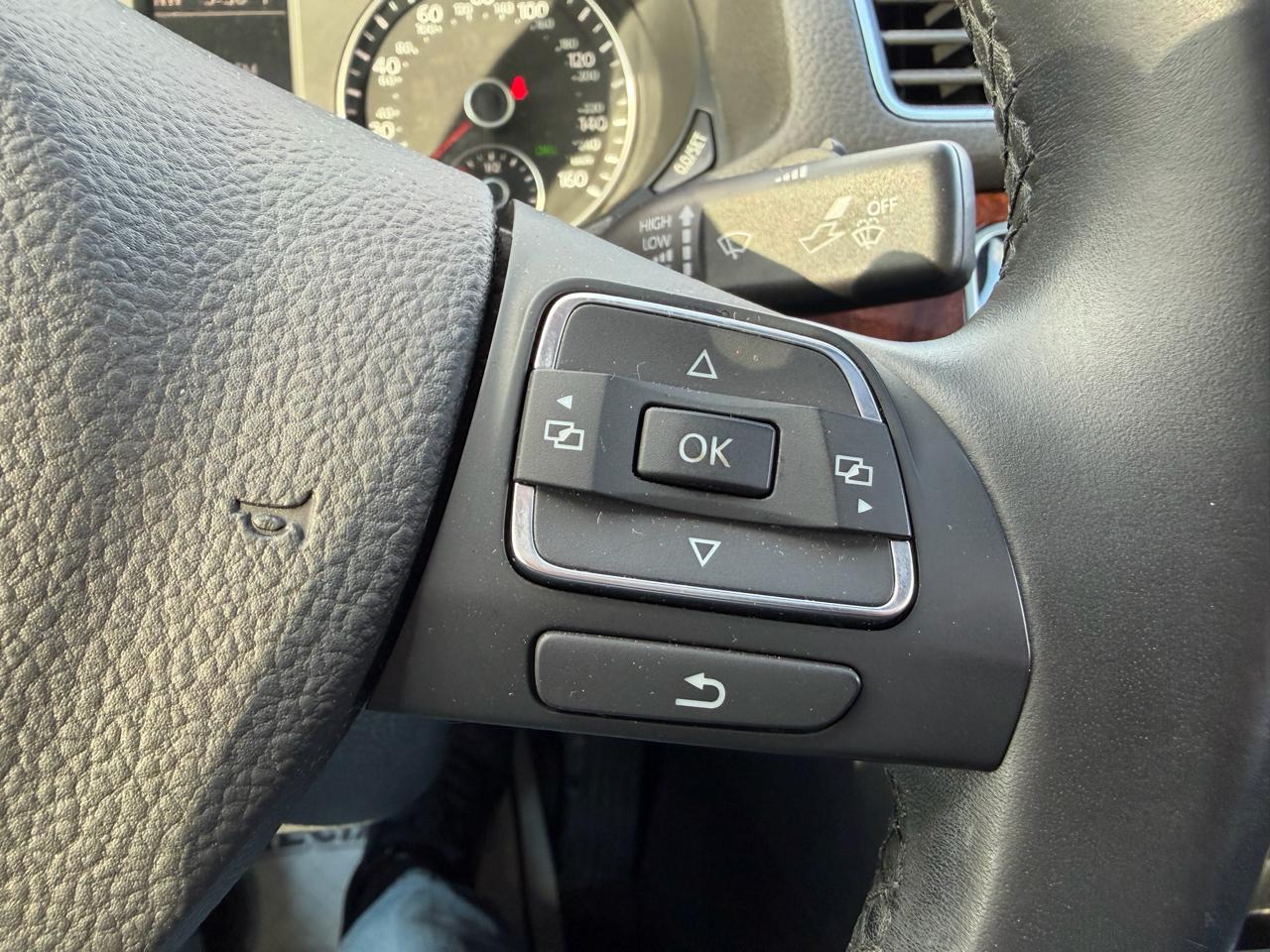 Volkswagen Passat 2.5L SEL Premium 2013