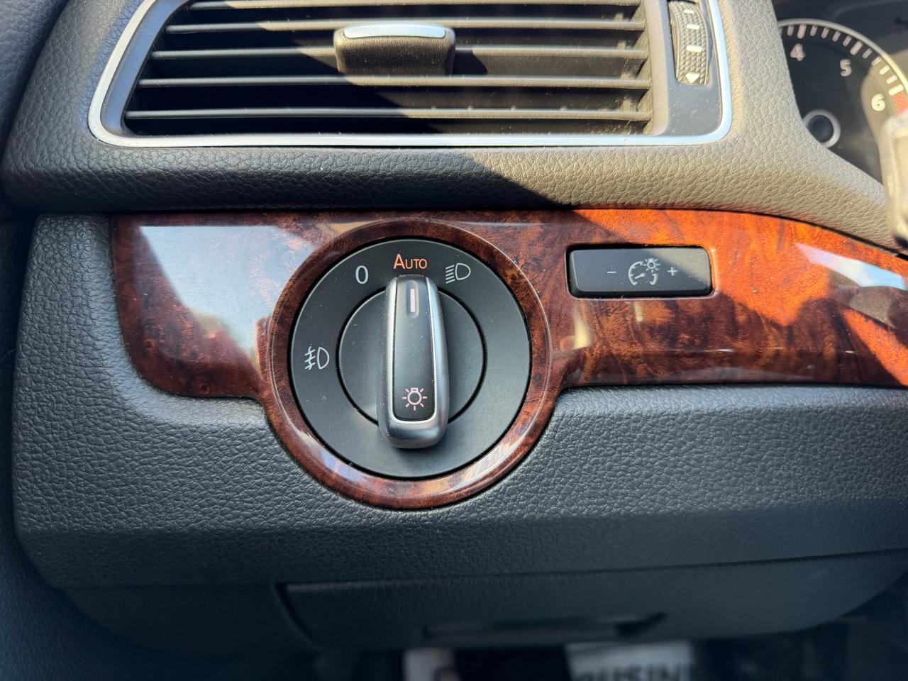 Volkswagen Passat 2.5L SEL Premium 2013