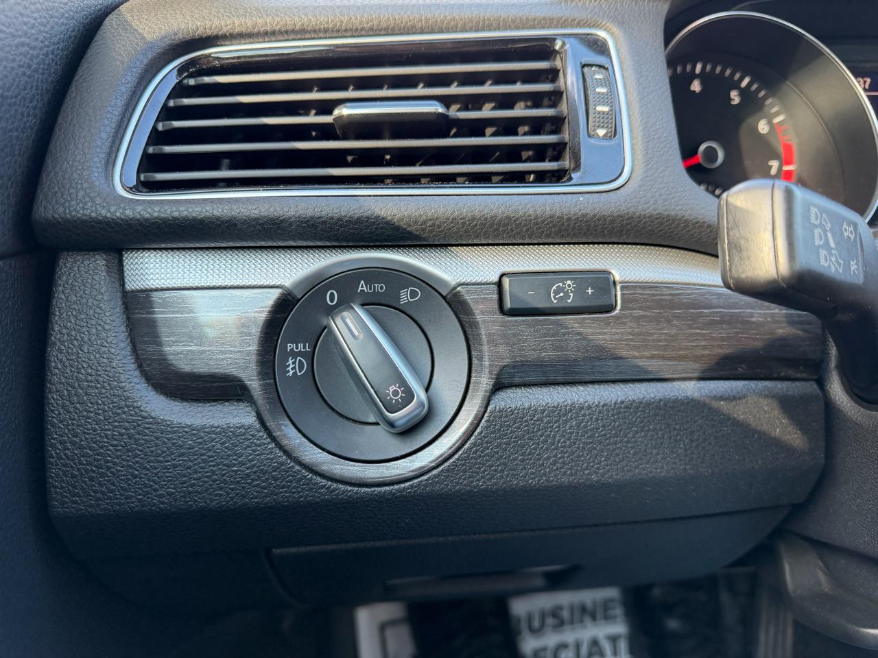 Volkswagen Passat SE 6A 2016