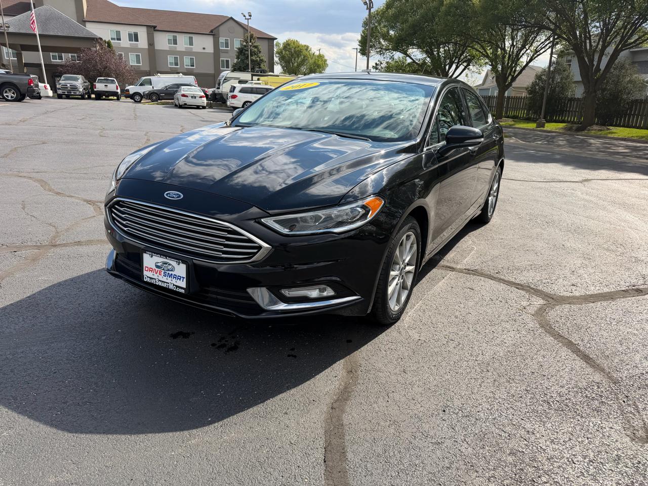 2017 Ford Fusion SE FWD's photo