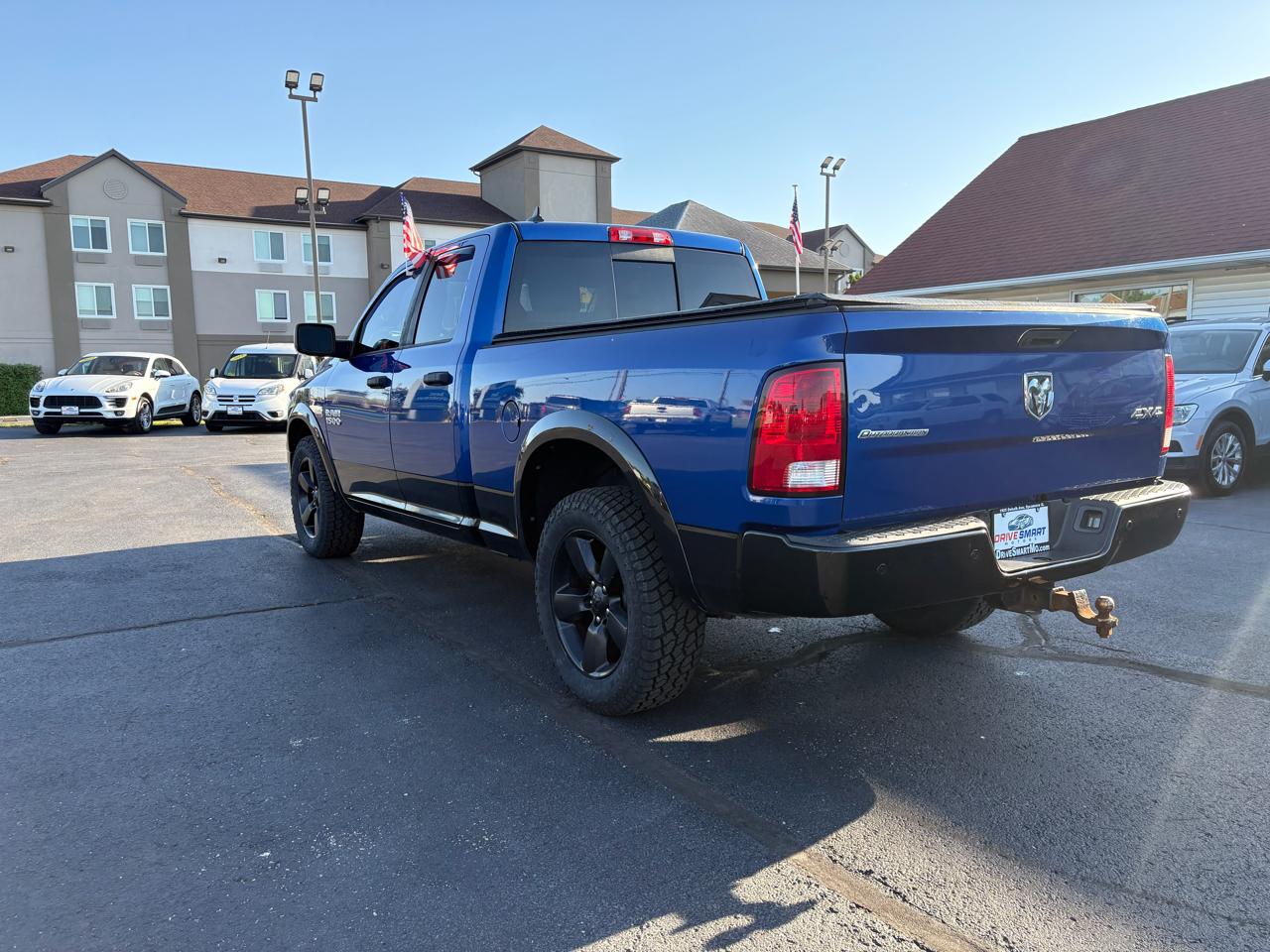 RAM 1500 SLT Quad Cab 4WD 2015