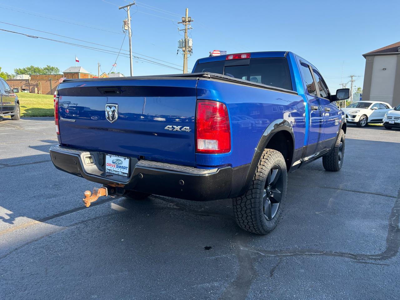 RAM 1500 SLT Quad Cab 4WD 2015