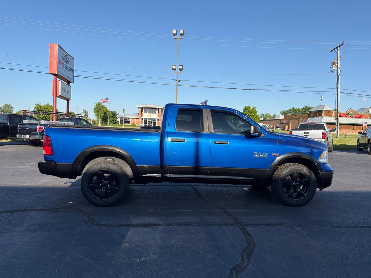 RAM 1500 SLT Quad Cab 4WD 2015