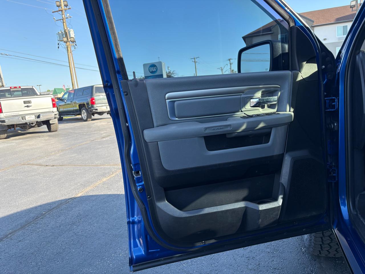 RAM 1500 SLT Quad Cab 4WD 2015