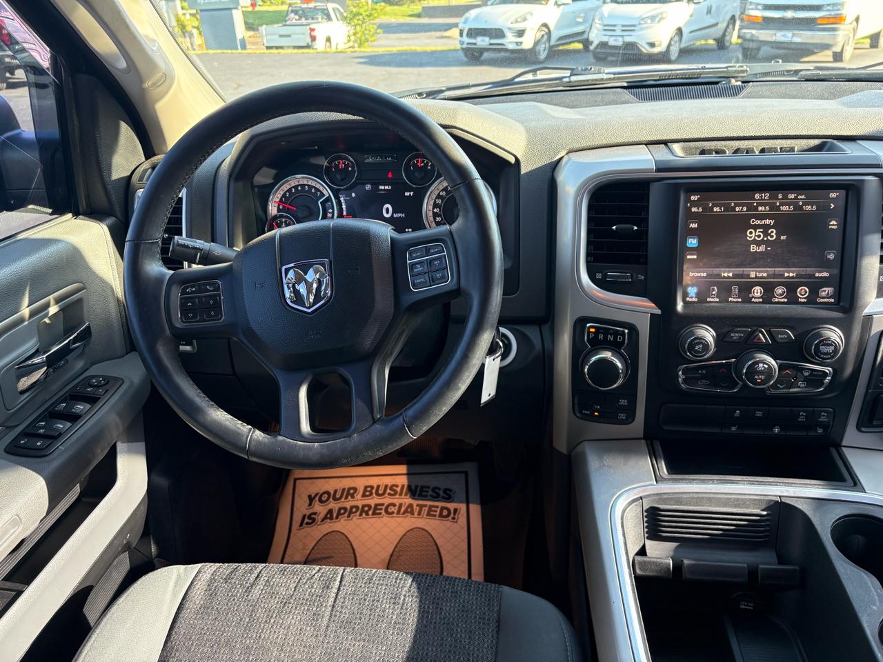 RAM 1500 SLT Quad Cab 4WD 2015