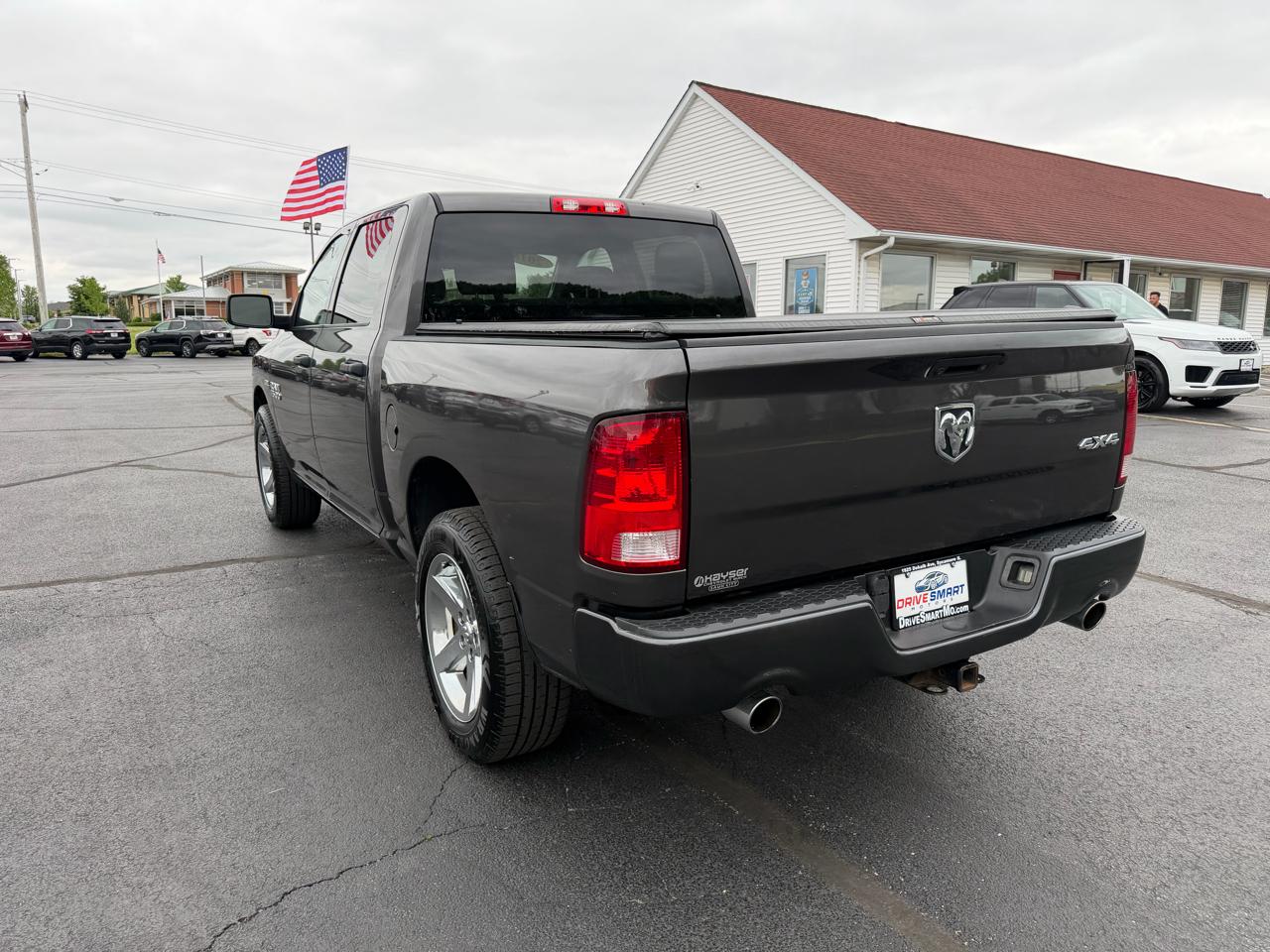 RAM 1500 Tradesman Crew Cab SWB 4WD 2018