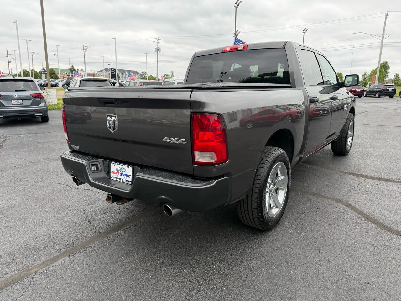 RAM 1500 Tradesman Crew Cab SWB 4WD 2018