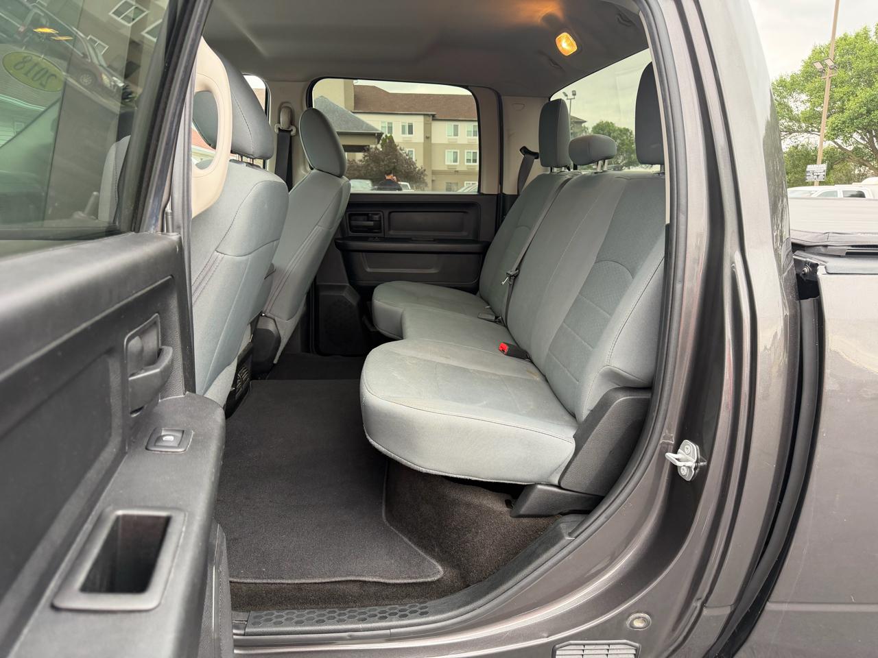 RAM 1500 Tradesman Crew Cab SWB 4WD 2018