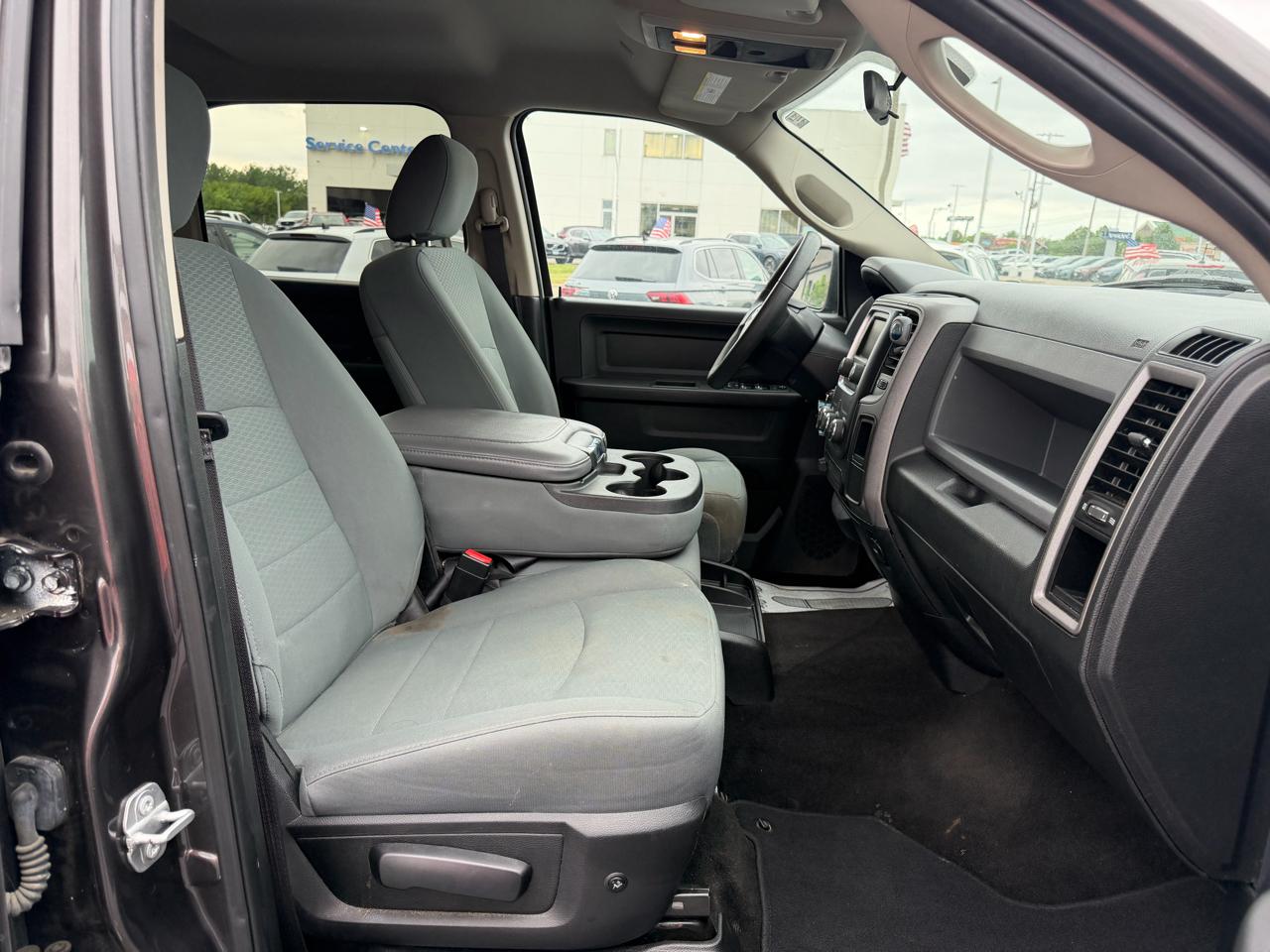 RAM 1500 Tradesman Crew Cab SWB 4WD 2018