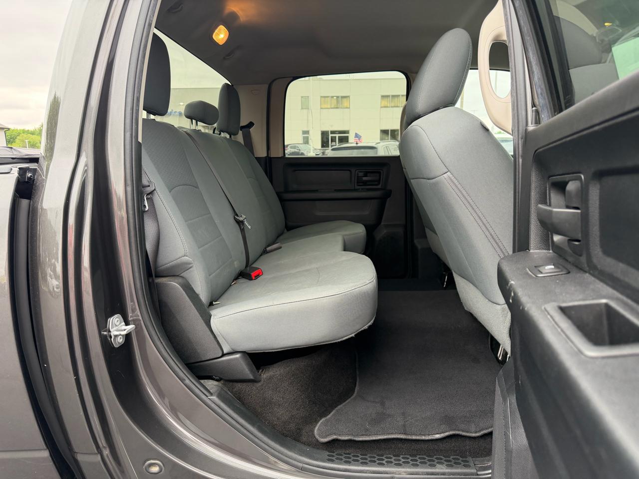 RAM 1500 Tradesman Crew Cab SWB 4WD 2018